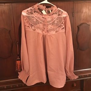 🎀NWT Victorian-inspired blouse!